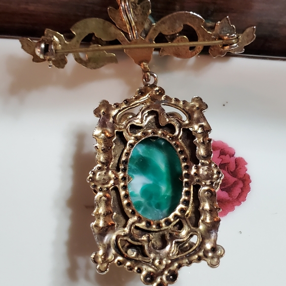 Green & Goldtone Sarah Coventry Jewelry Set - Picture 3 of 5